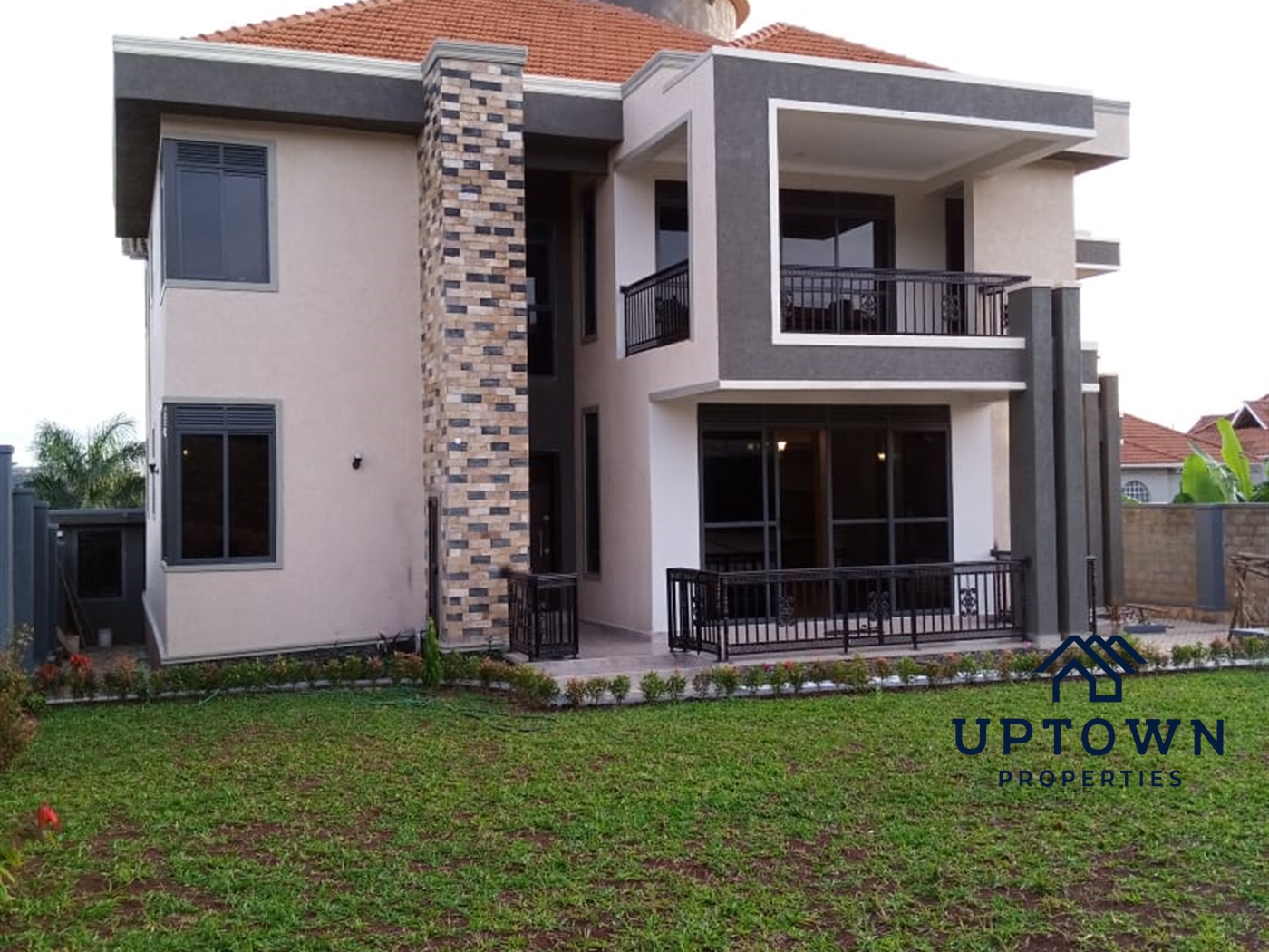 Storeyed house for sale in Bwebajja Wakiso