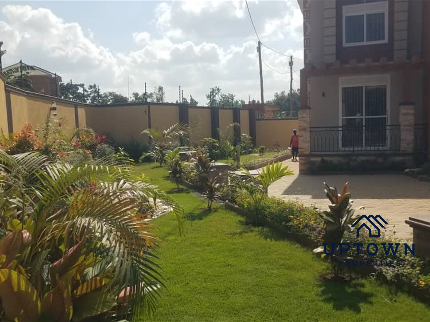 Mansion for sale in Kiwaatule Kampala