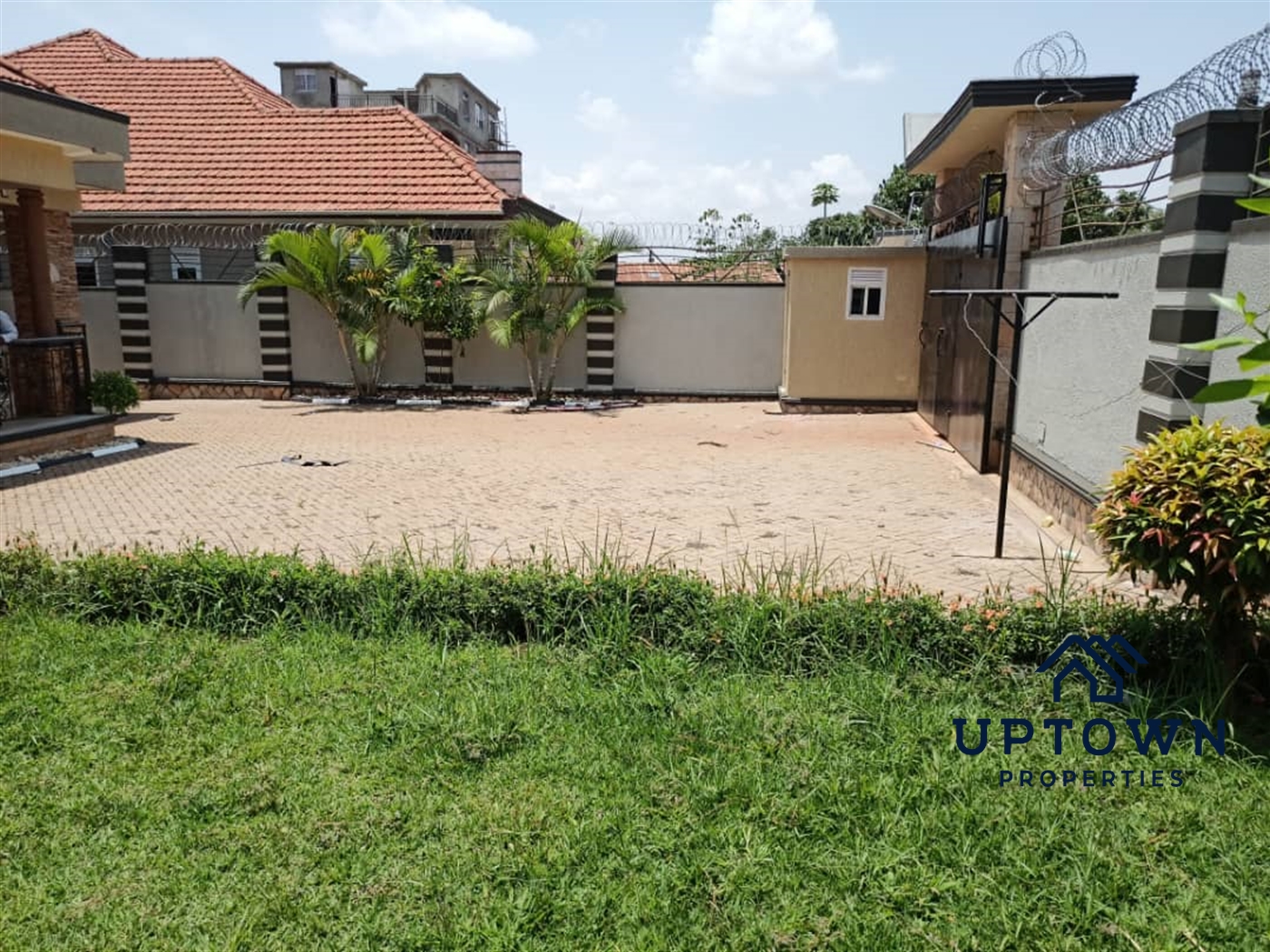 Bungalow for sale in Kitende Wakiso