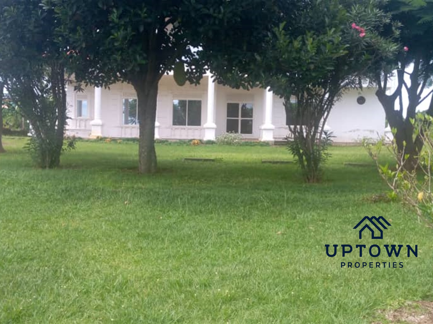 Mansion for sale in Nalugala Wakiso