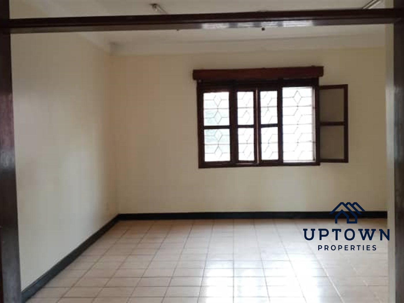 Storeyed house for rent in Bugoloobi Kampala