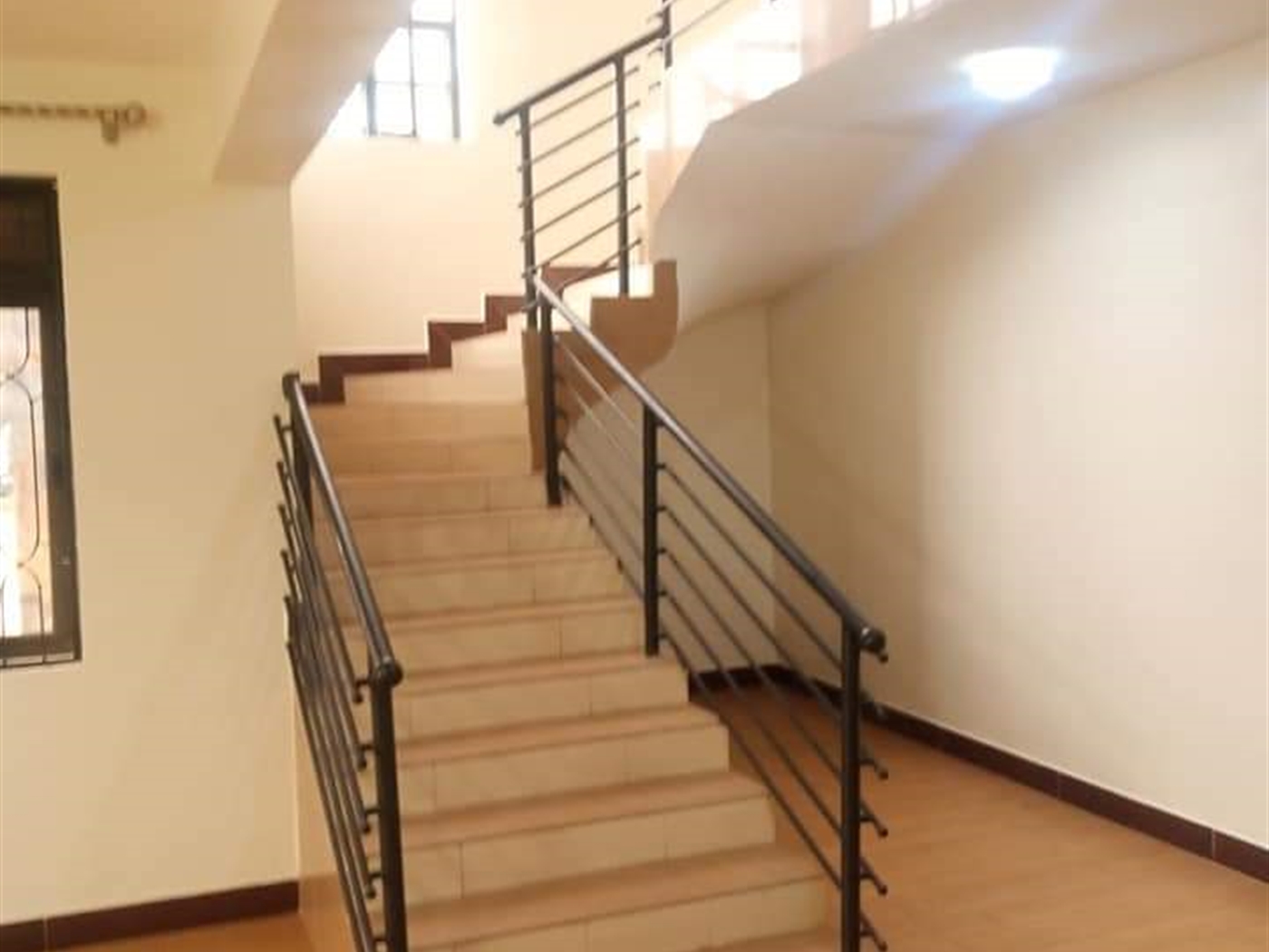 Town House for rent in Munyonyo Kampala