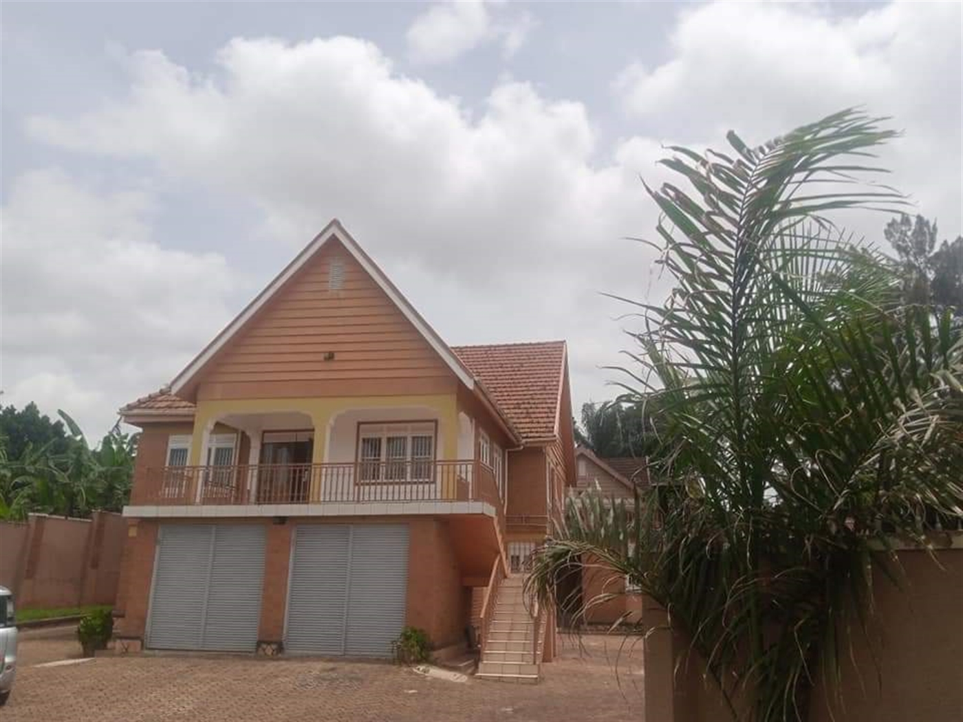 Storeyed house for rent in Muyenga Kampala