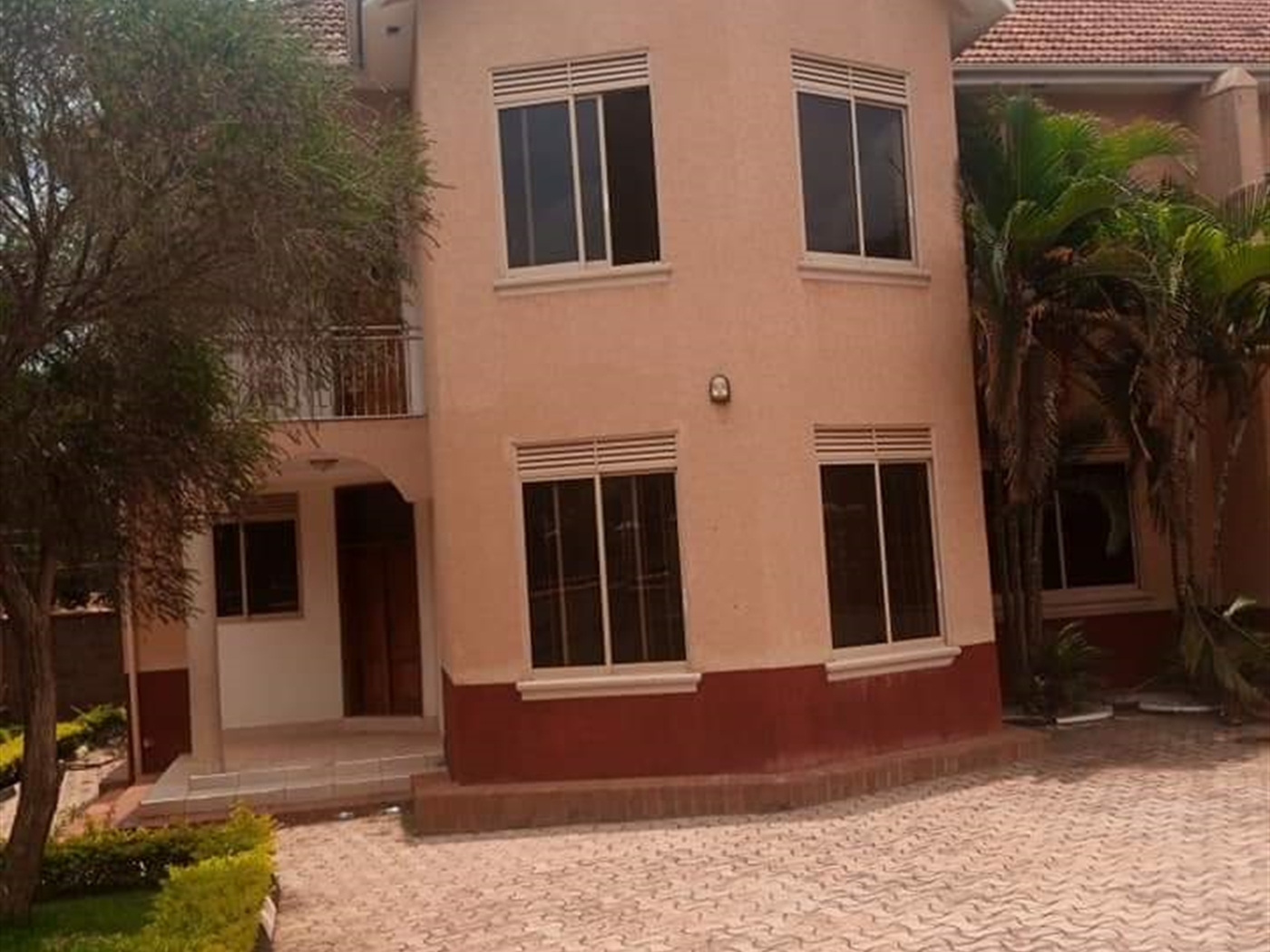 Villa for rent in Bbunga Kampala