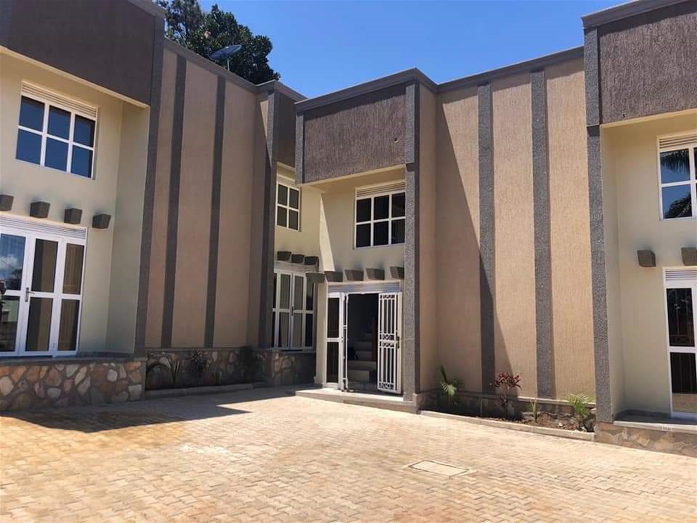 Duplex for rent in Kansanga Kampala