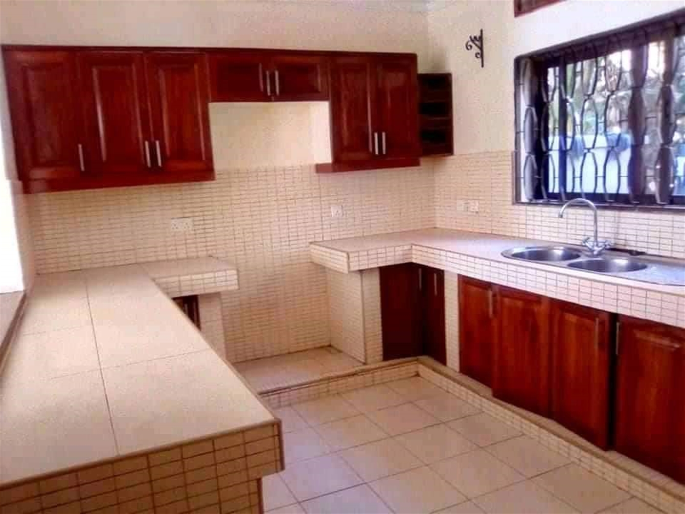 Duplex for rent in Naguru Kampala