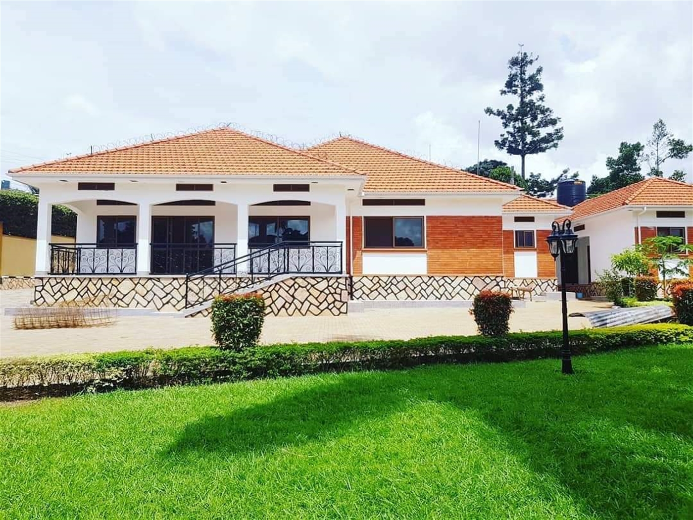 Bungalow for rent in Bbunga Kampala