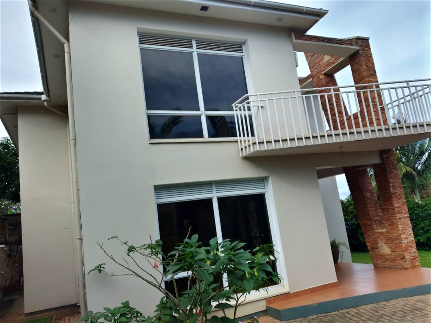 Villa for sale in Lubowa Kampala