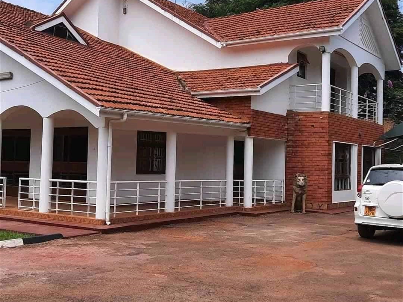 Storeyed house for rent in Naguru Kampala