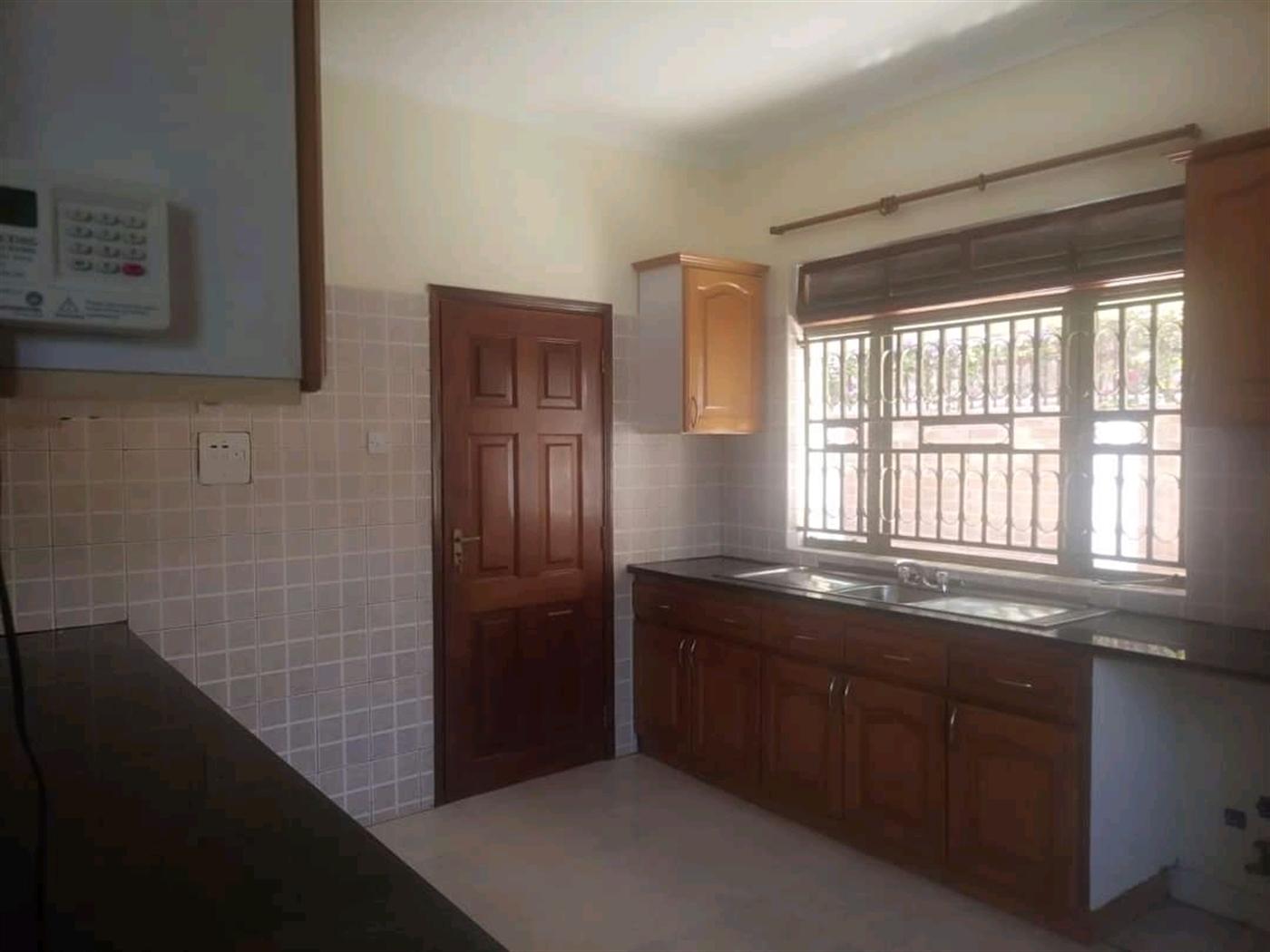 Storeyed house for rent in Mutungo Kampala