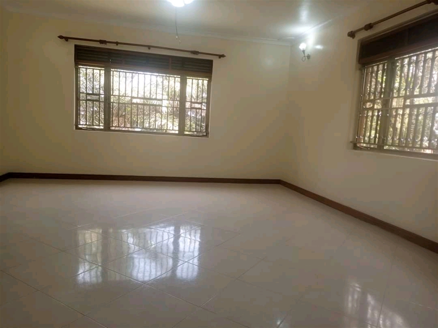 Storeyed house for rent in Mutungo Kampala