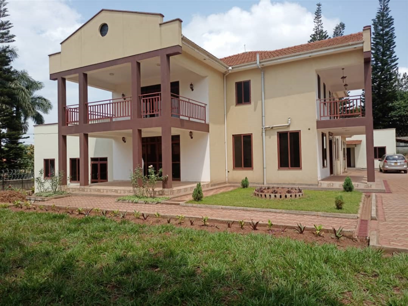 Storeyed house for rent in Naguru Kampala