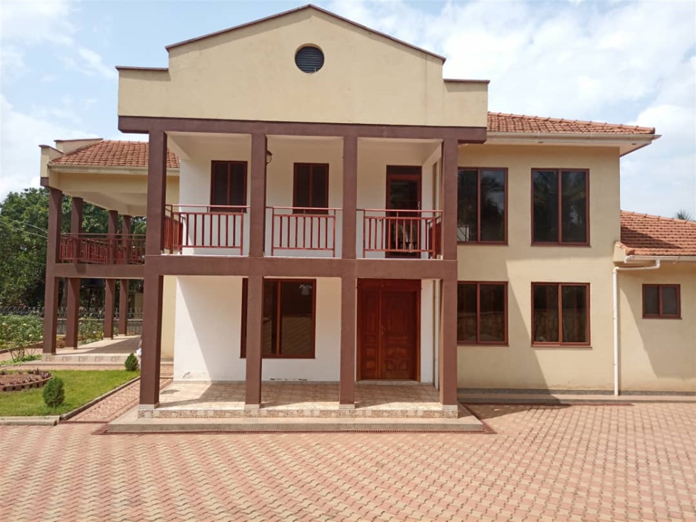 Storeyed house for rent in Naguru Kampala