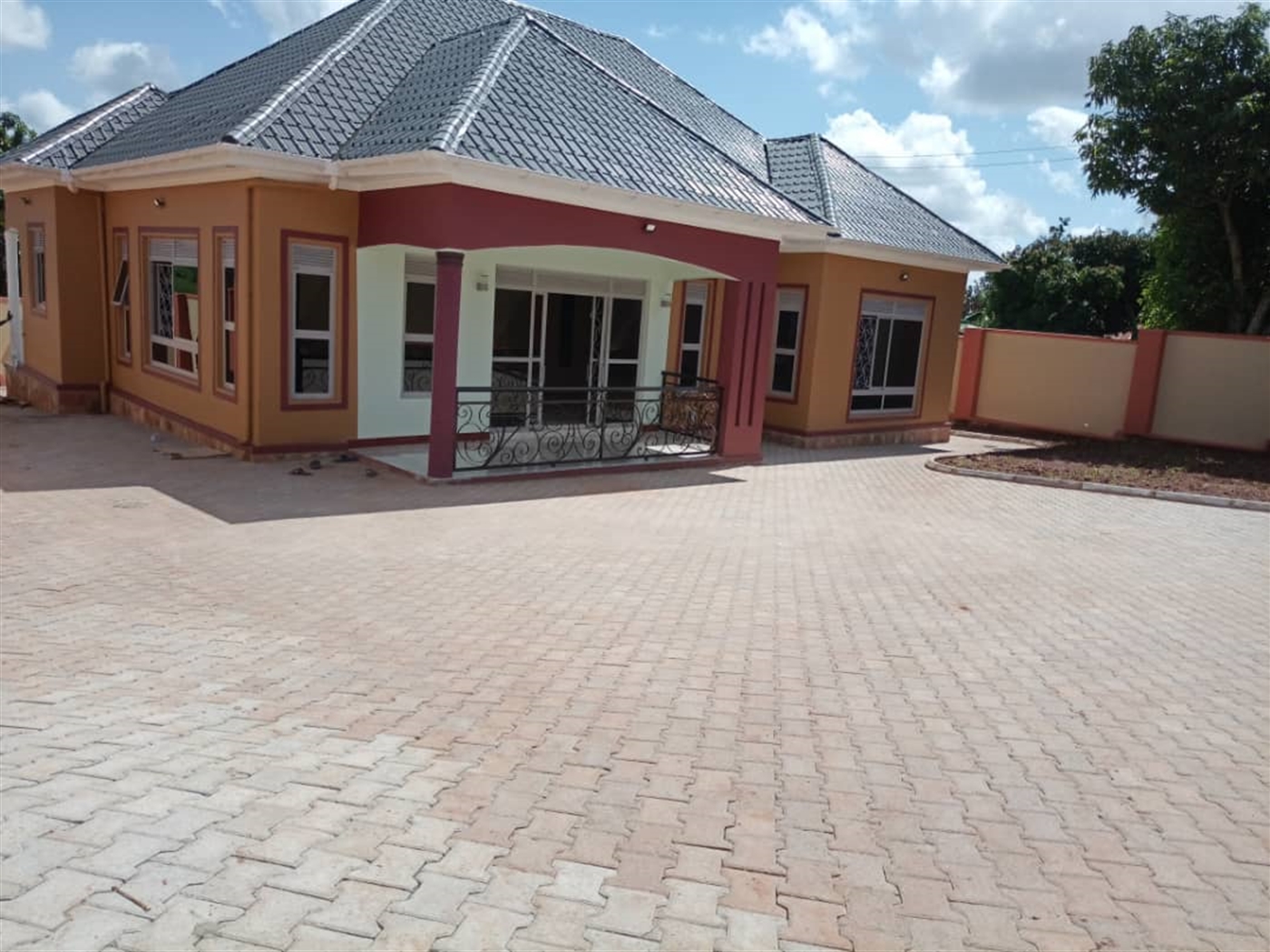 Bungalow for sale in Bwebajja Wakiso