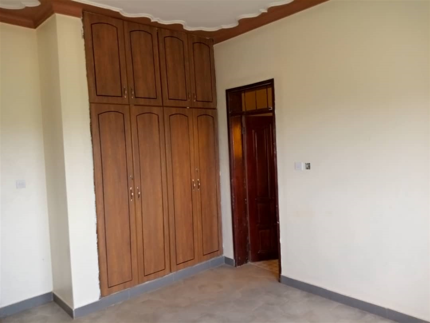 Storeyed house for rent in Kigo Wakiso