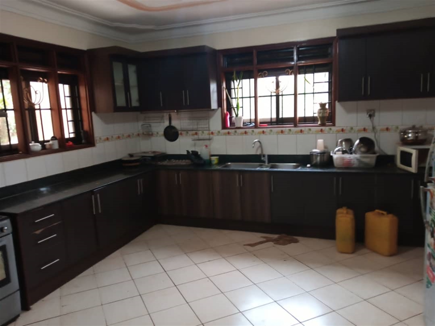 Mansion for rent in Kyanja Kampala