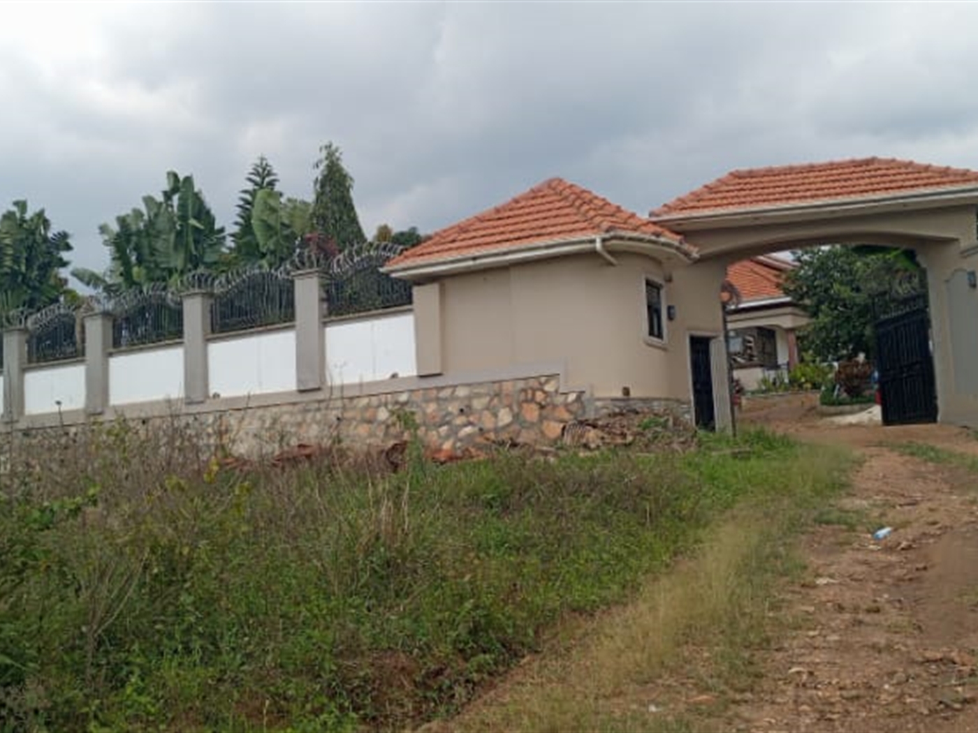 Mansion for sale in Gayaza Wakiso