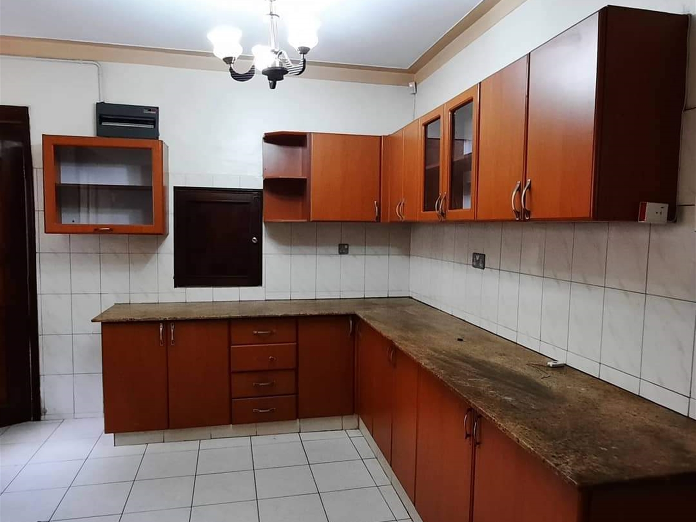 Mansion for rent in Bugoloobi Kampala