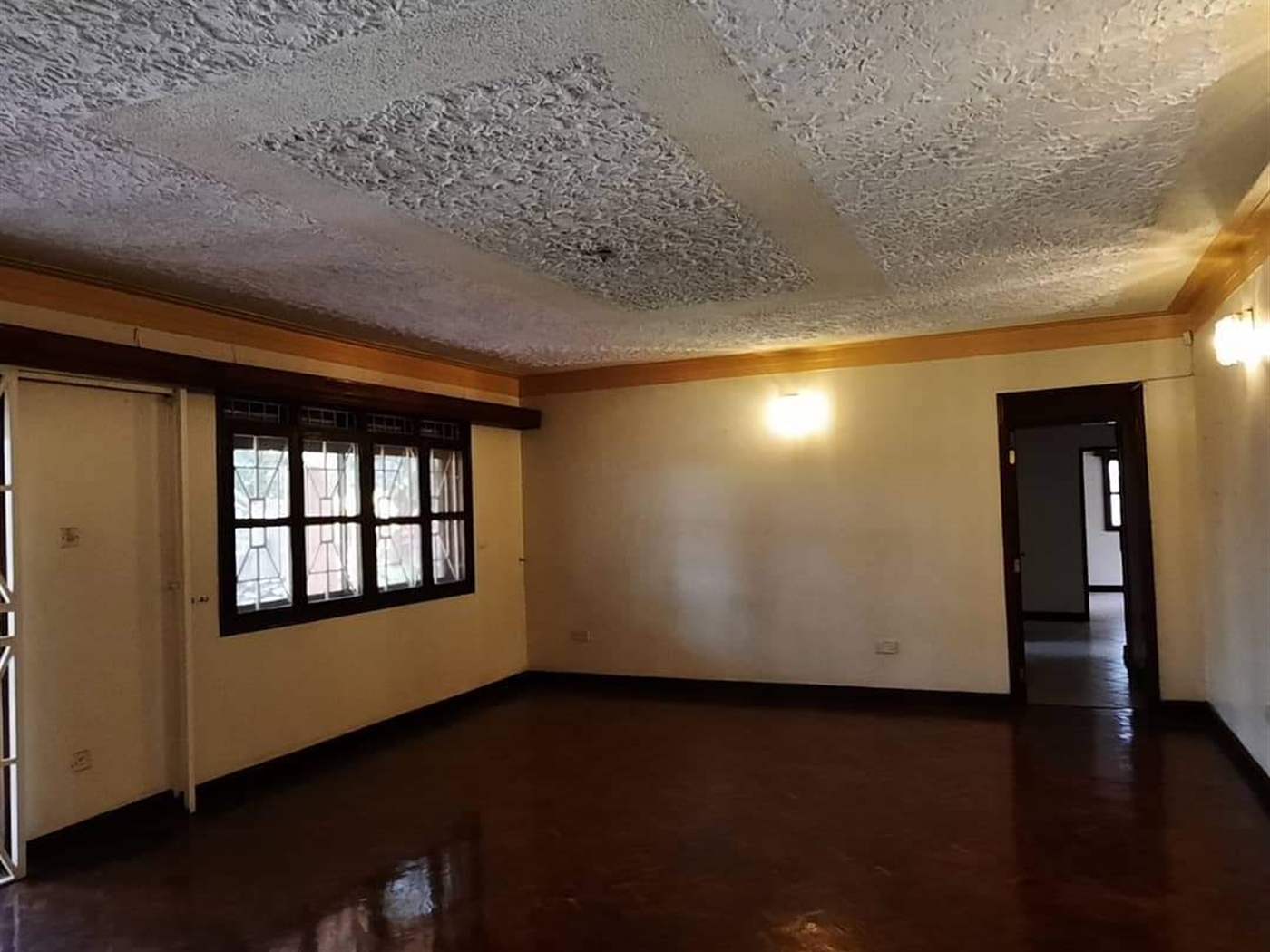 Mansion for rent in Bugoloobi Kampala