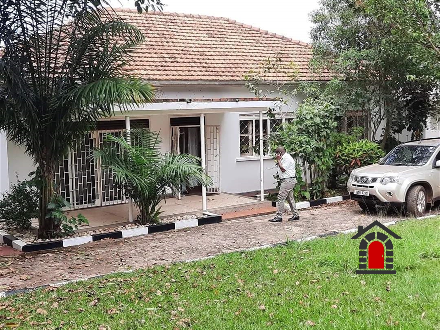 Bungalow for rent in Bugoloobi Kampala