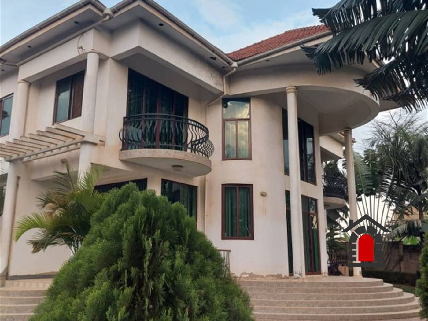 Mansion for sale in Kira Wakiso