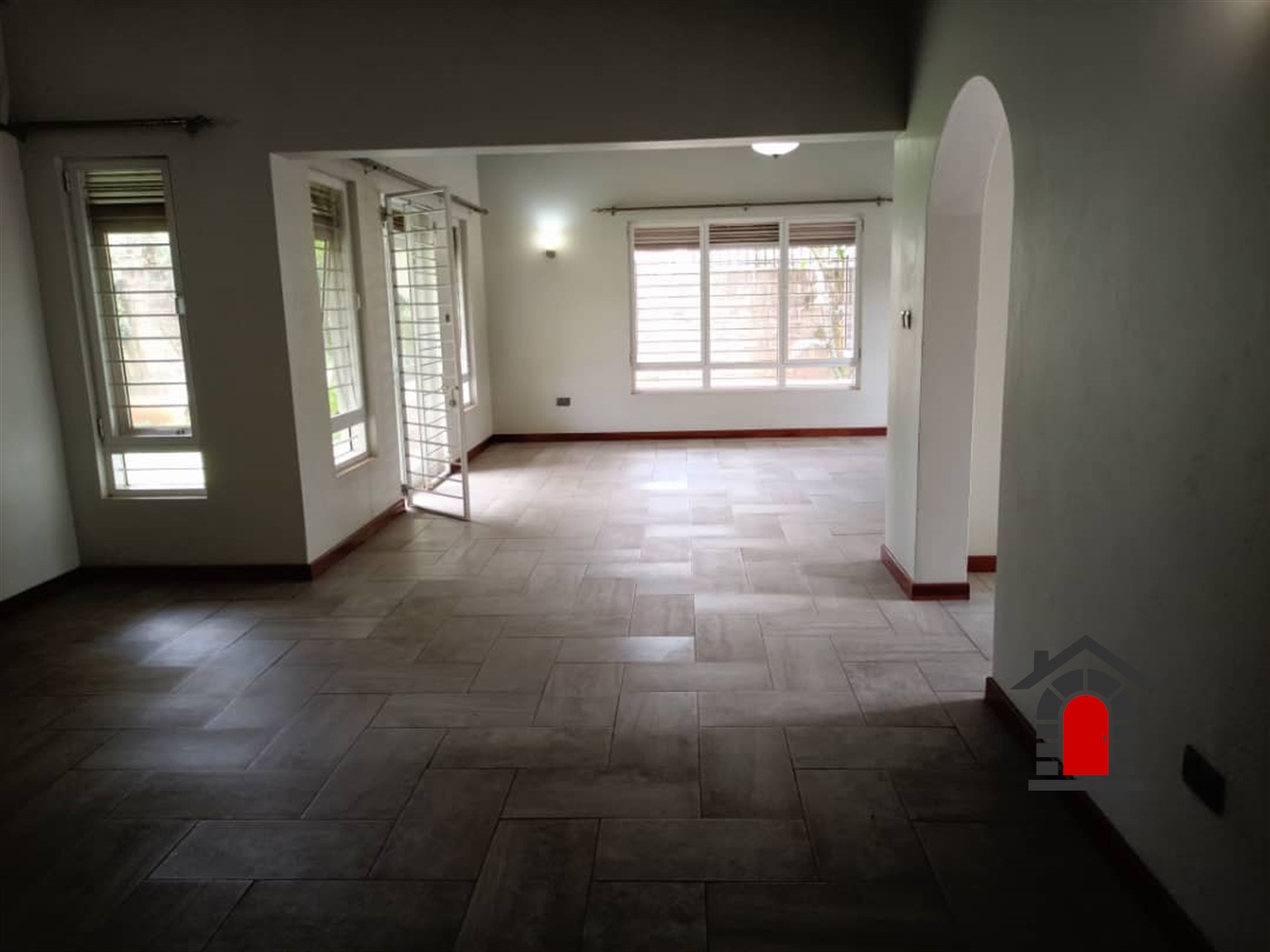 Bungalow for rent in Kiwaatule Kampala