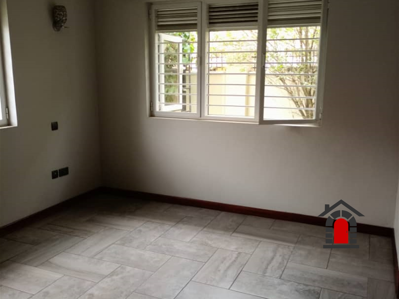 Bungalow for rent in Kiwaatule Kampala