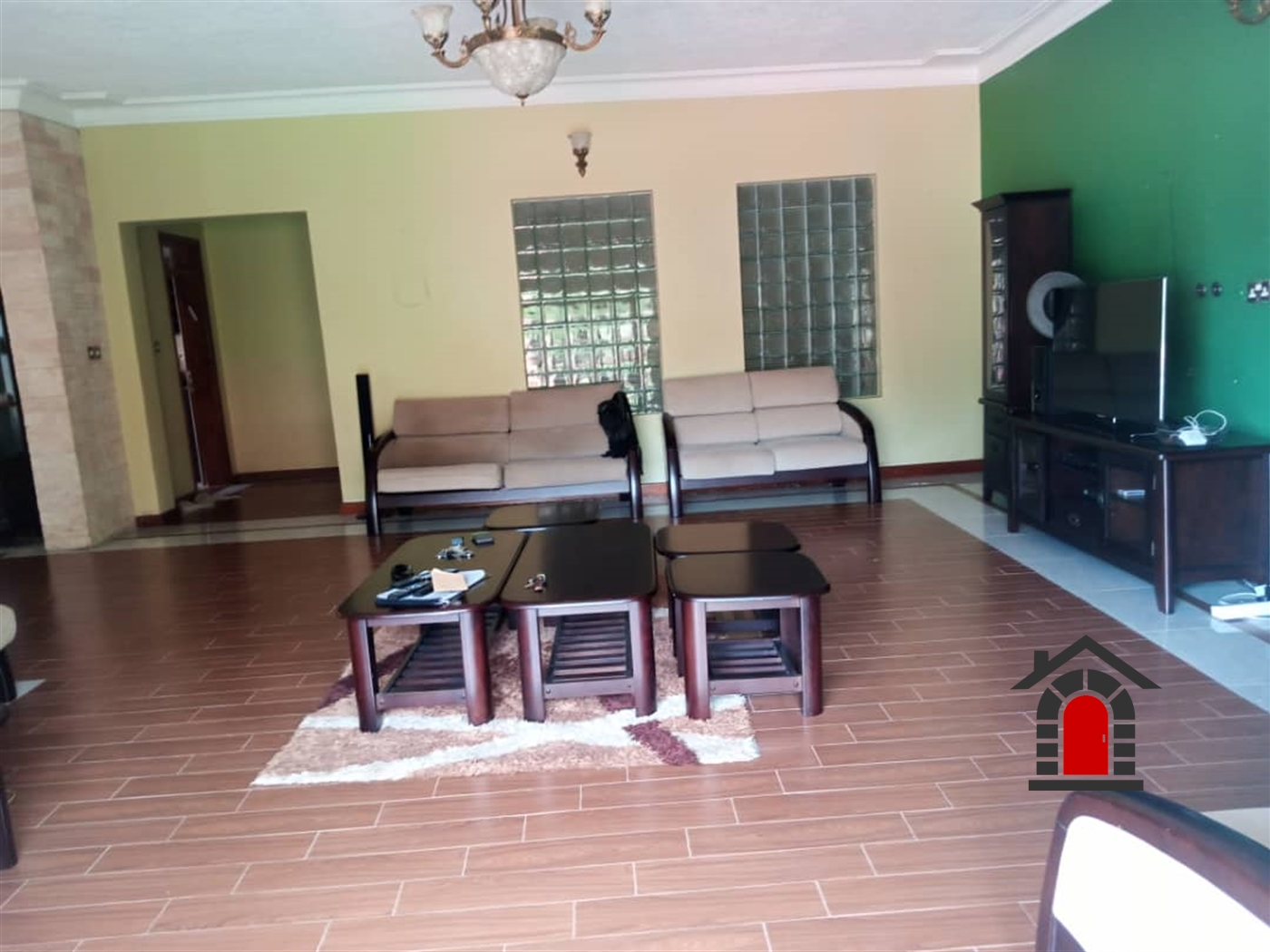 Bungalow for rent in Kiwaatule Kampala