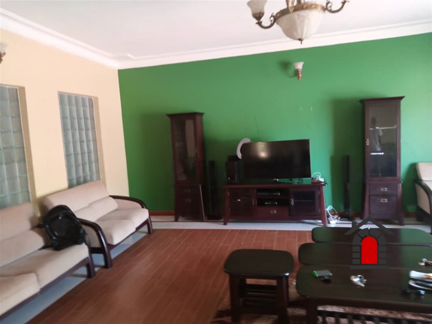 Bungalow for rent in Kiwaatule Kampala