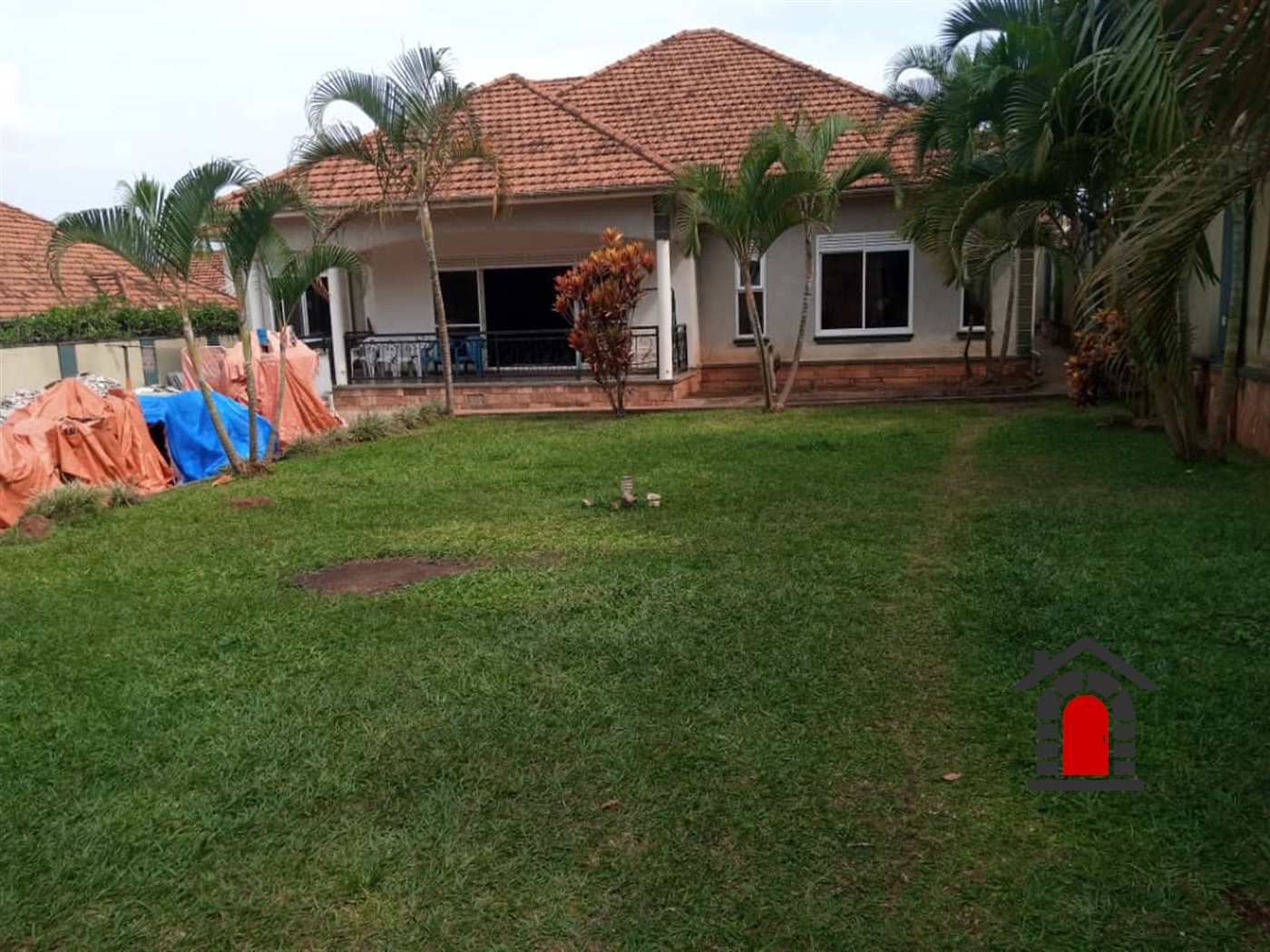 Bungalow for rent in Kiwaatule Kampala