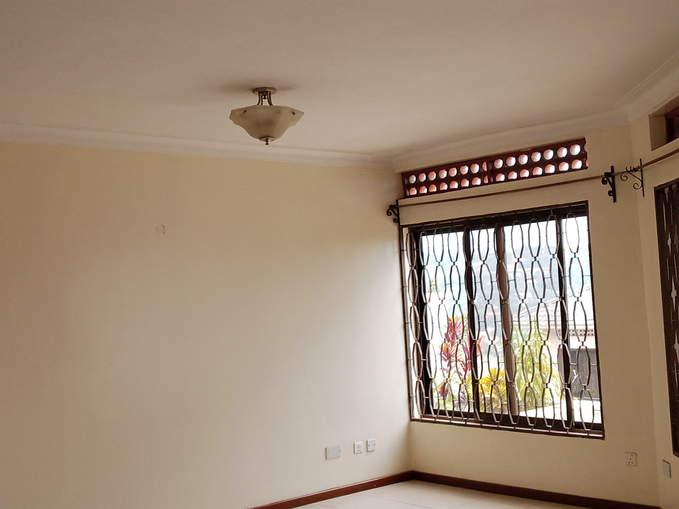 Duplex for rent in Naguru Kampala