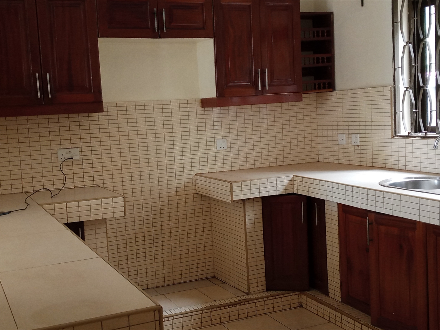 Duplex for rent in Naguru Kampala