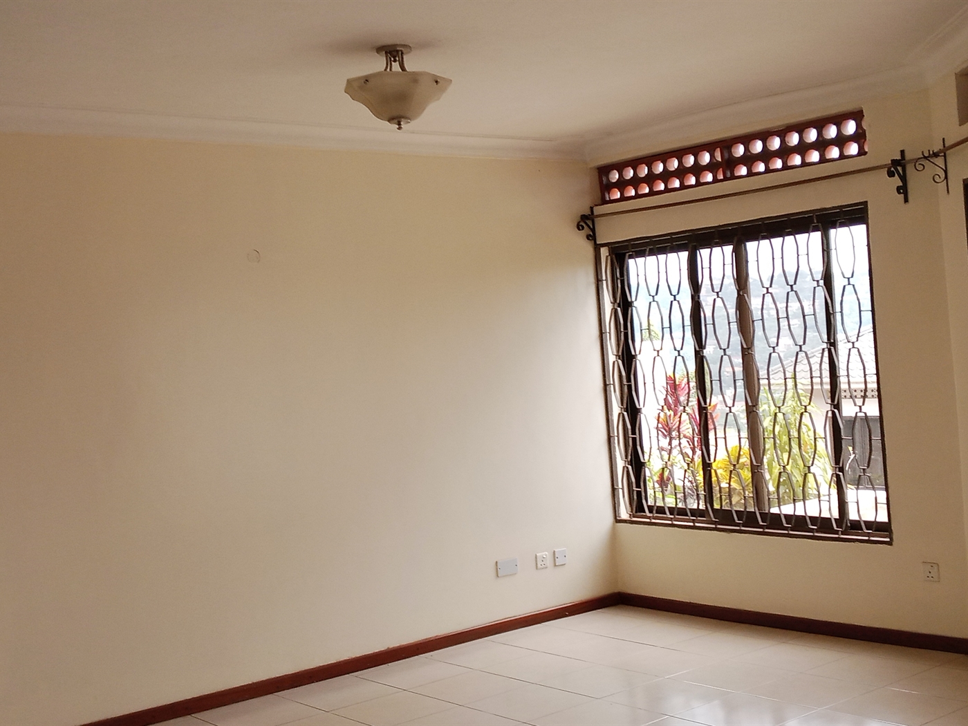 Duplex for rent in Naguru Kampala