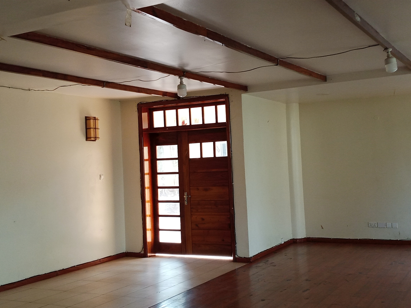 Storeyed house for rent in Bugoloobi Kampala