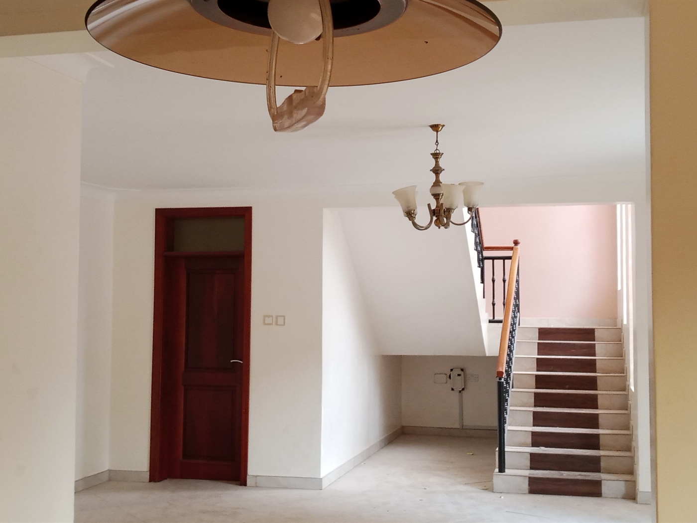 Storeyed house for rent in Bugoloobi Kampala