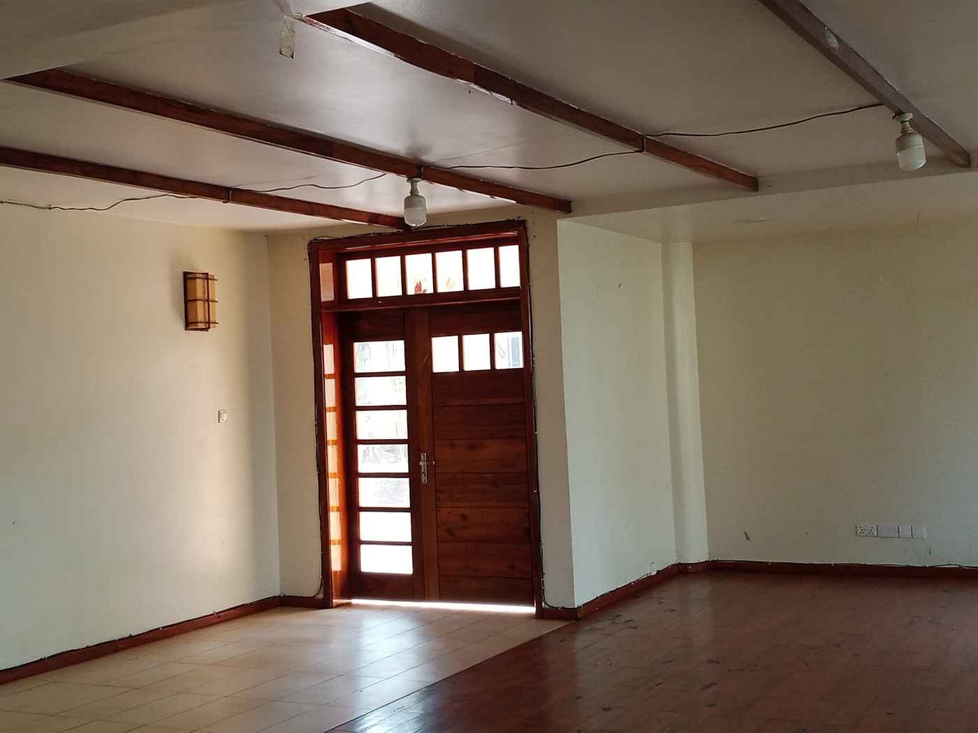 Storeyed house for rent in Bugoloobi Kampala