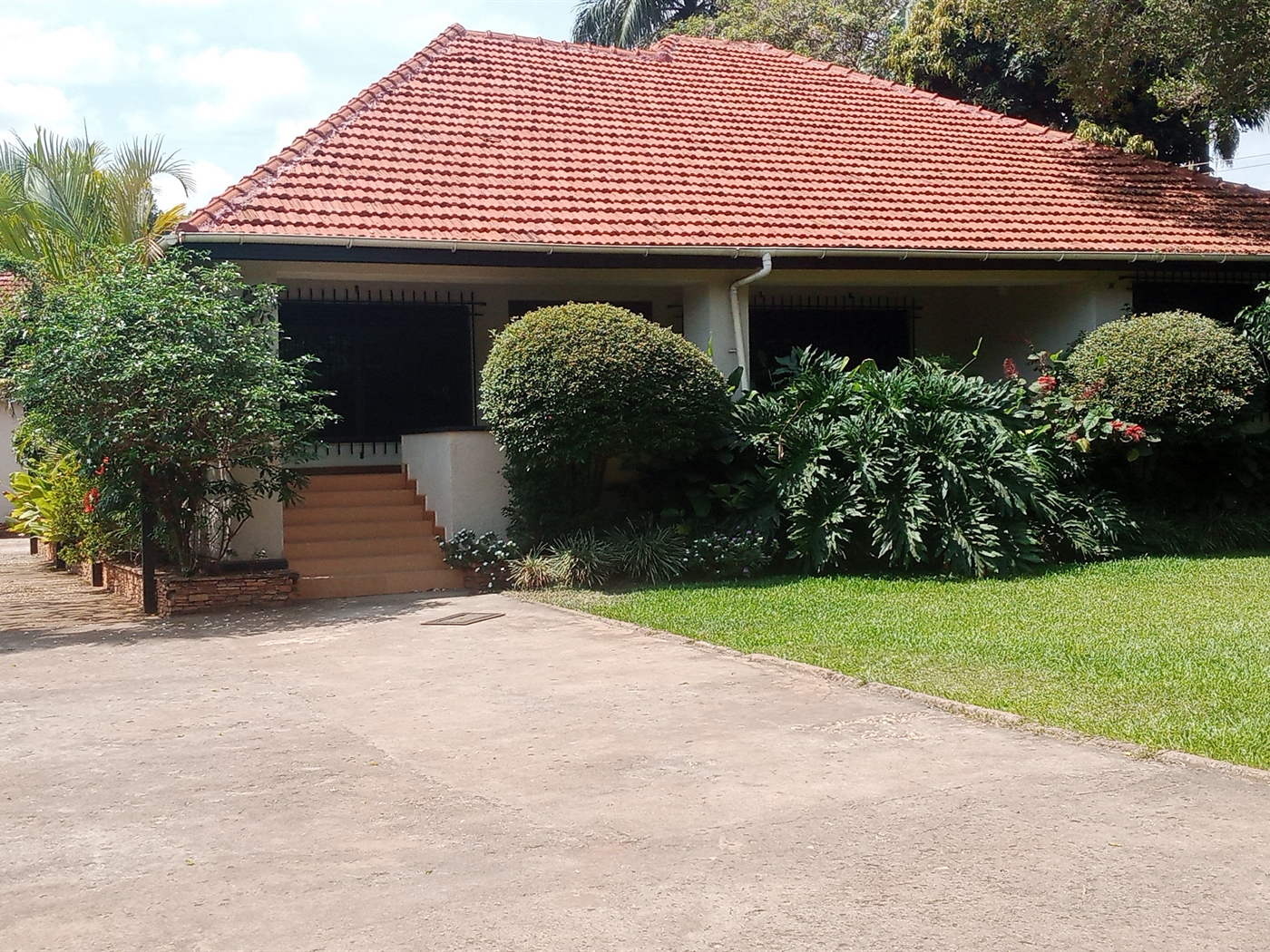 Bungalow for sale in Naguru Kampala