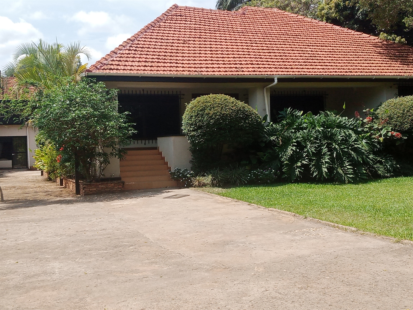 Bungalow for sale in Naguru Kampala