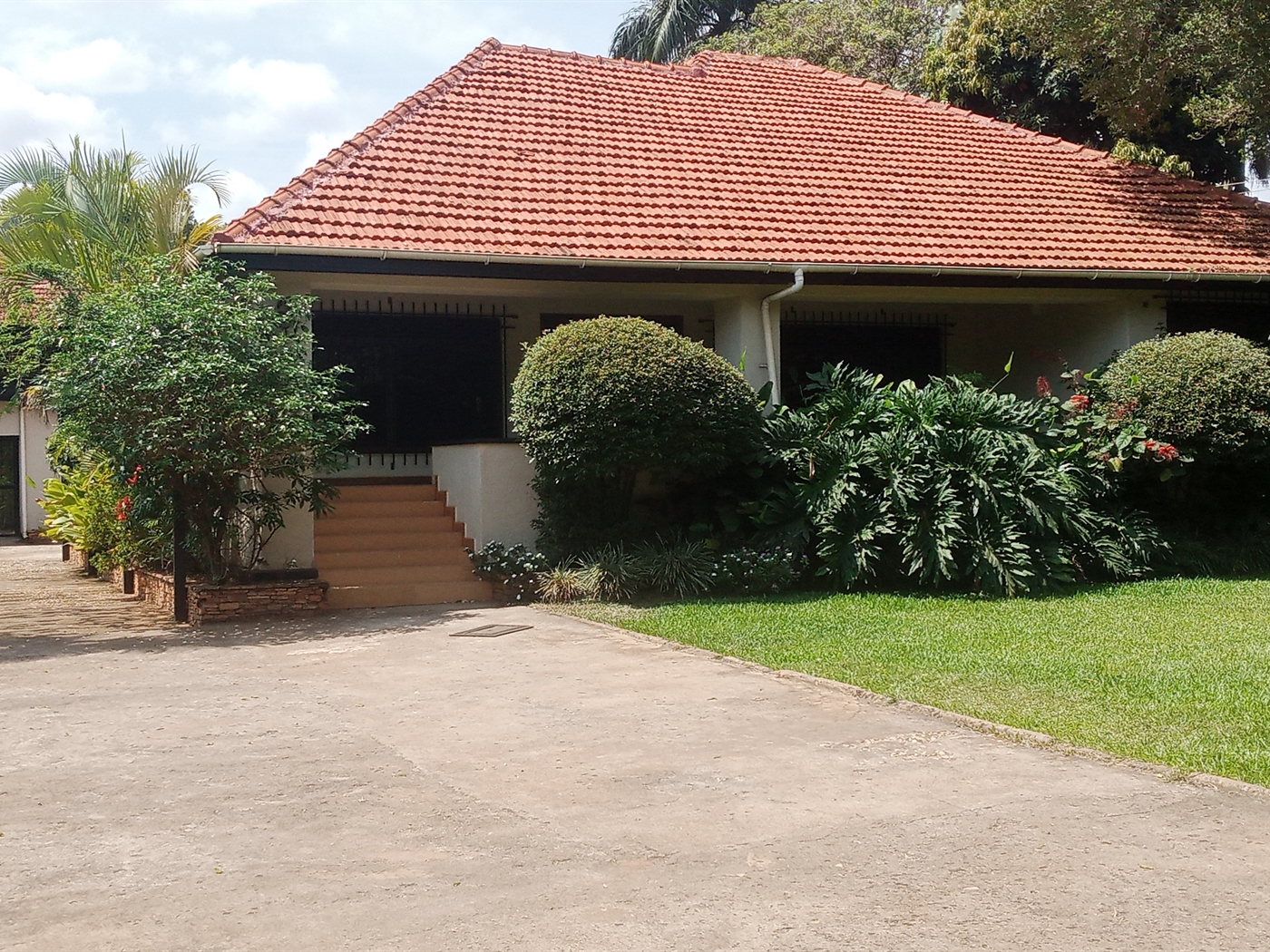 Bungalow for sale in Naguru Kampala