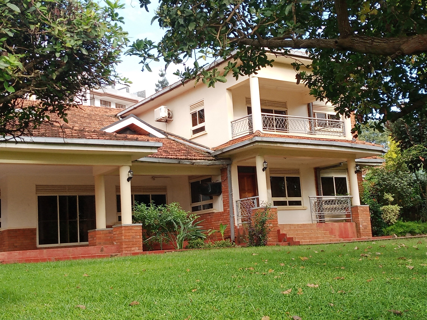 Duplex for rent in Naguru Kampala