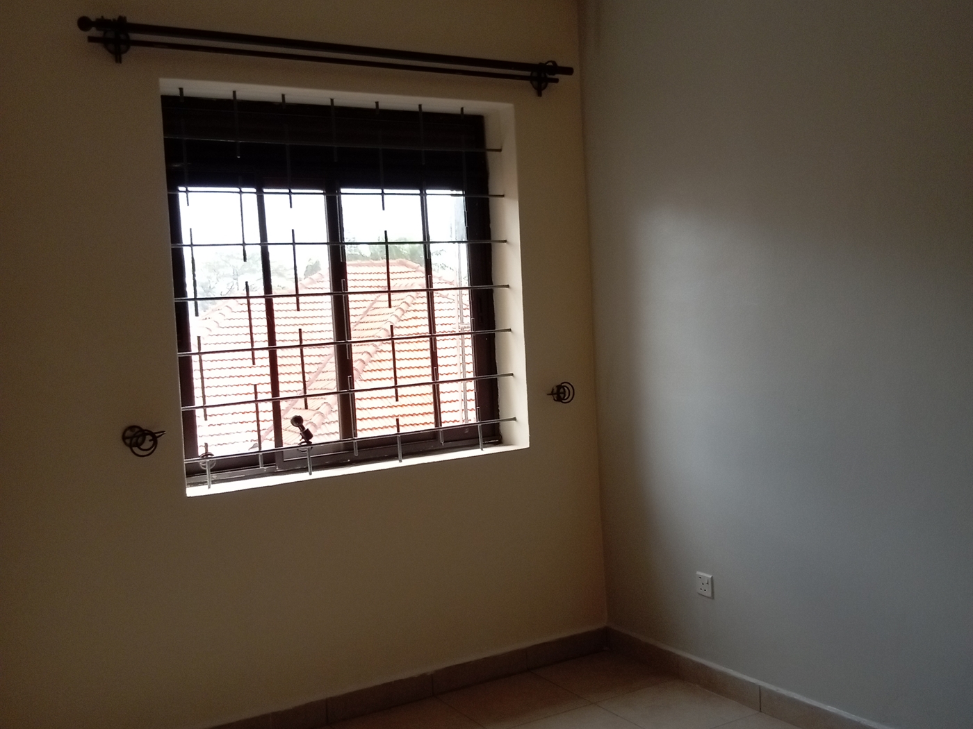 Duplex for rent in Kyambogo Kampala