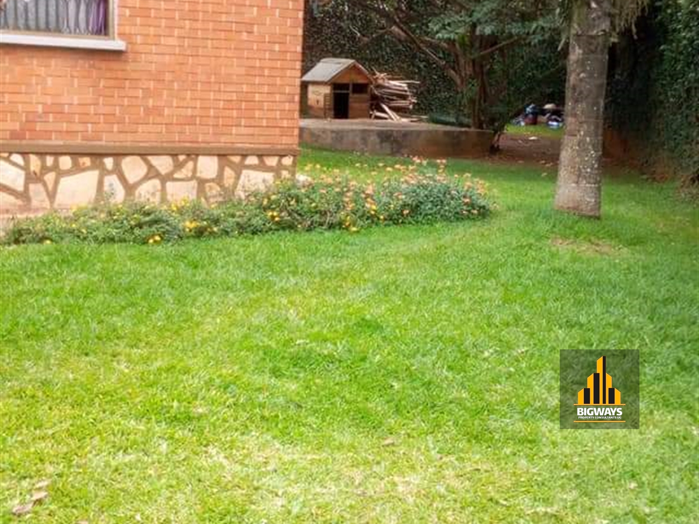 Bungalow for rent in Naalya Kampala