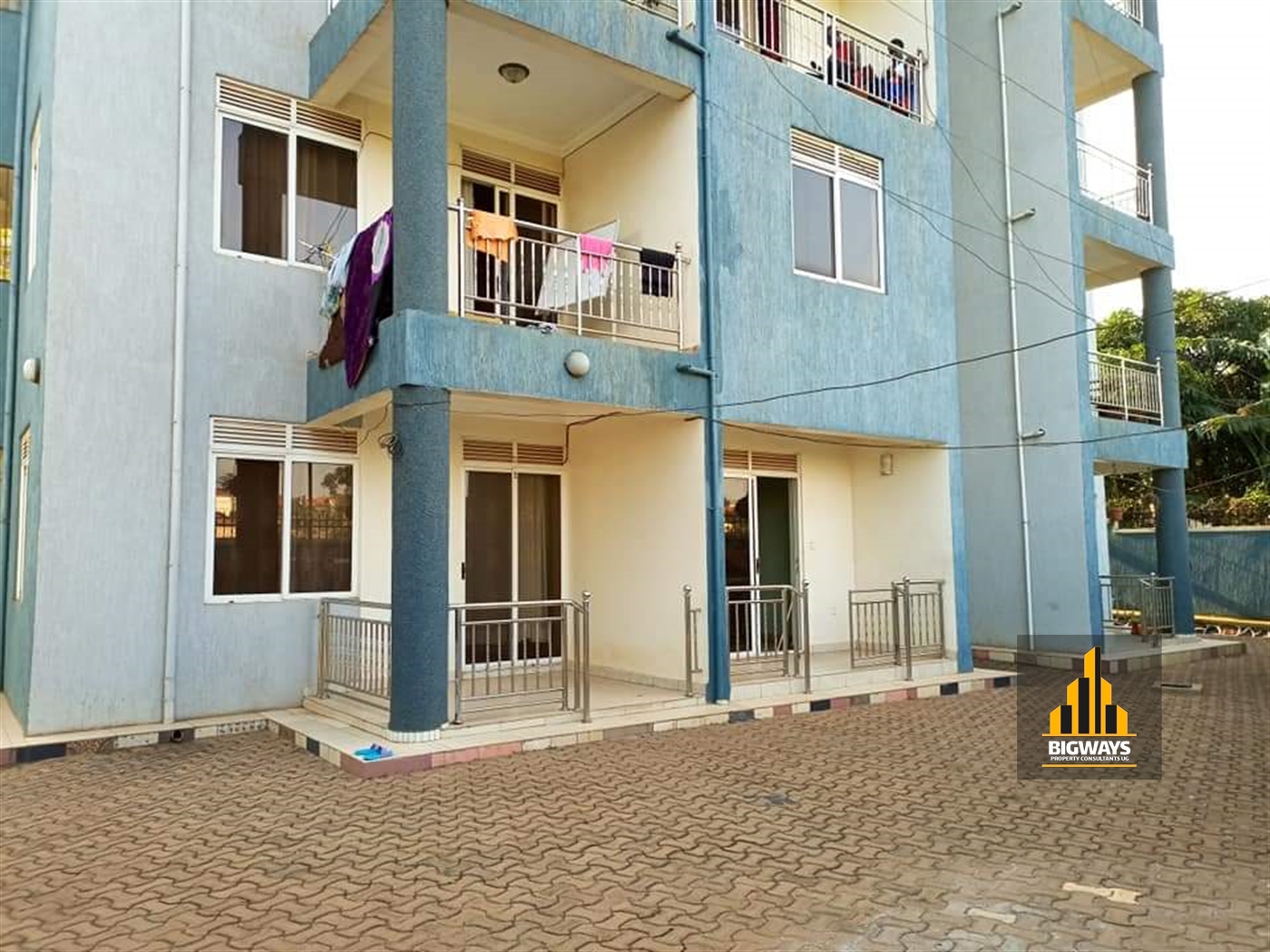 Duplex for rent in Kiwaatule Kampala