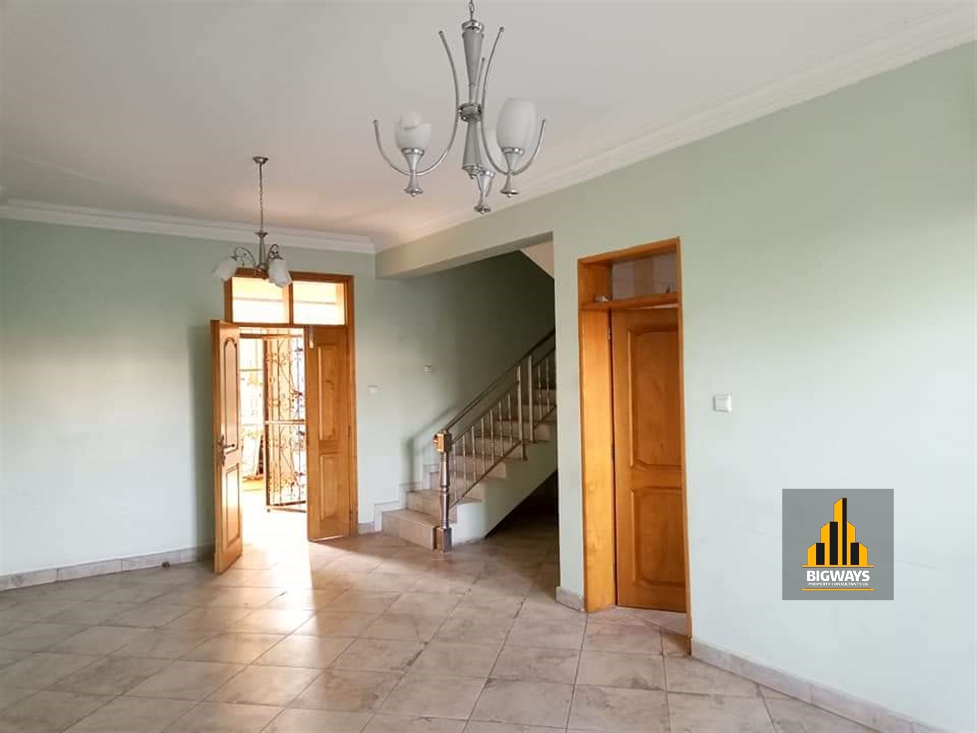 Duplex for rent in Kiwaatule Kampala