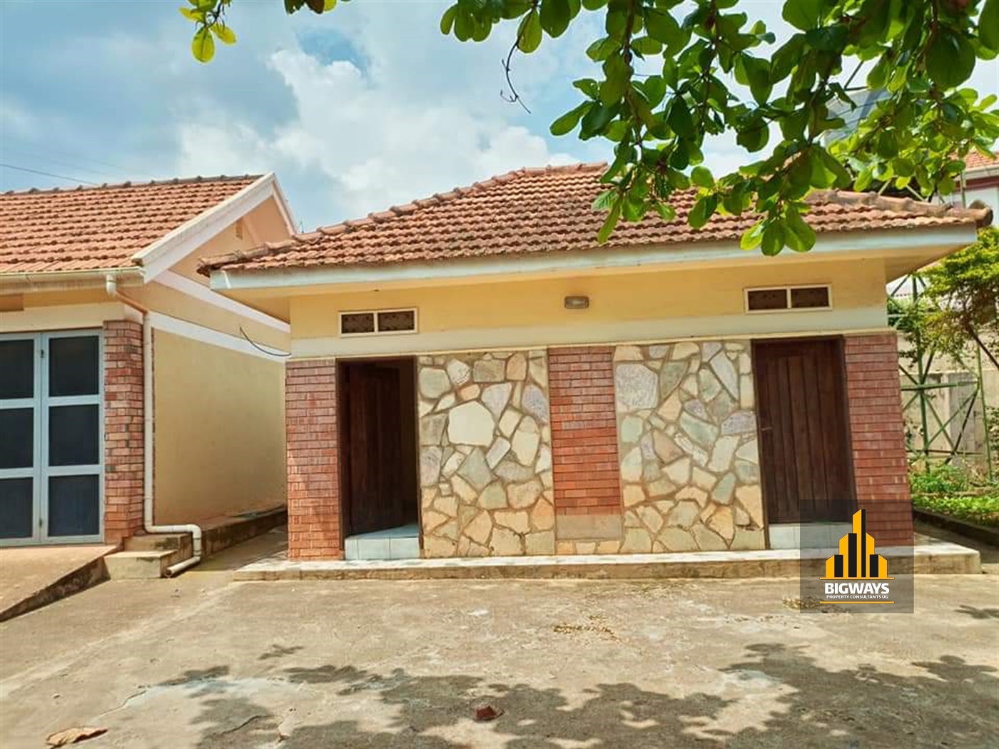 Bungalow for sale in Munyonyo Kampala