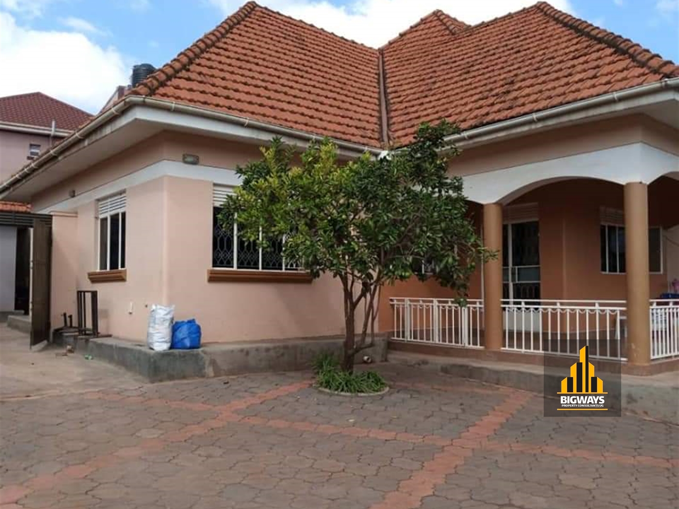 Bungalow for sale in Kiwaatule Kampala