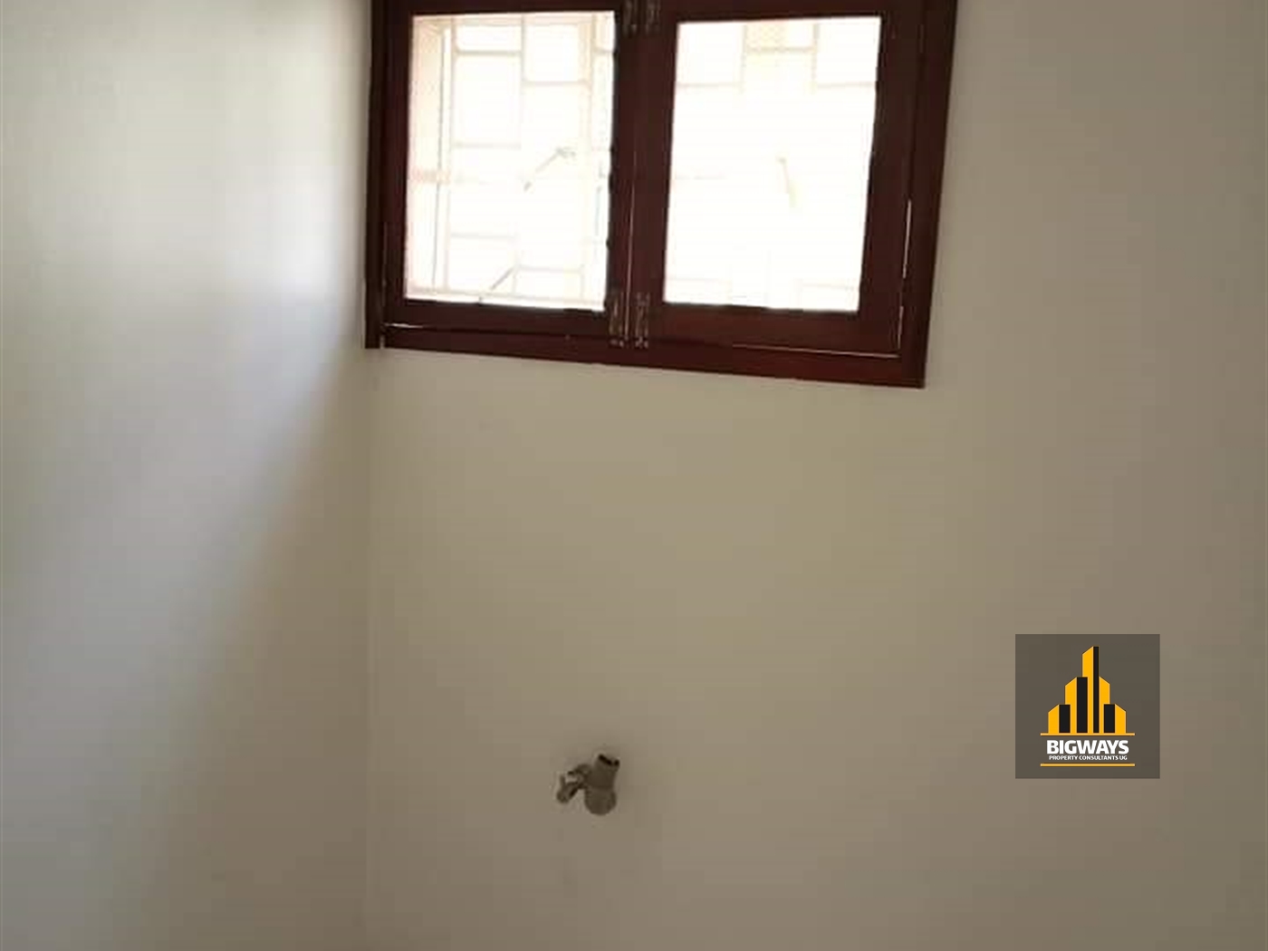 Storeyed house for rent in Bugoloobi Kampala