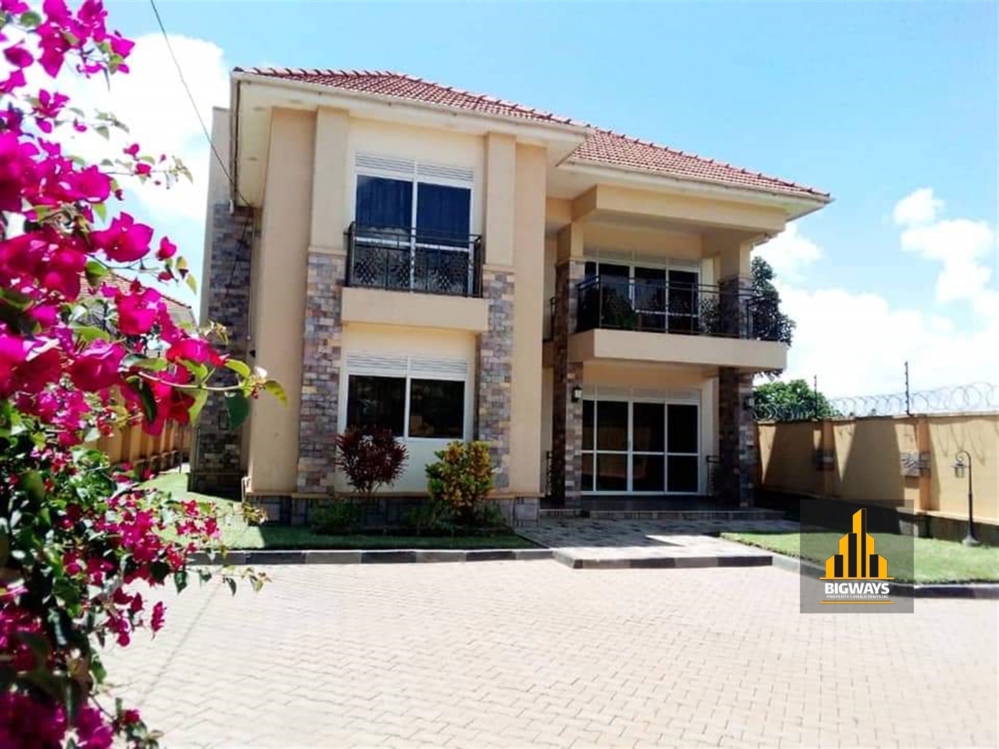 Storeyed house for sale in Munyonyo Kampala