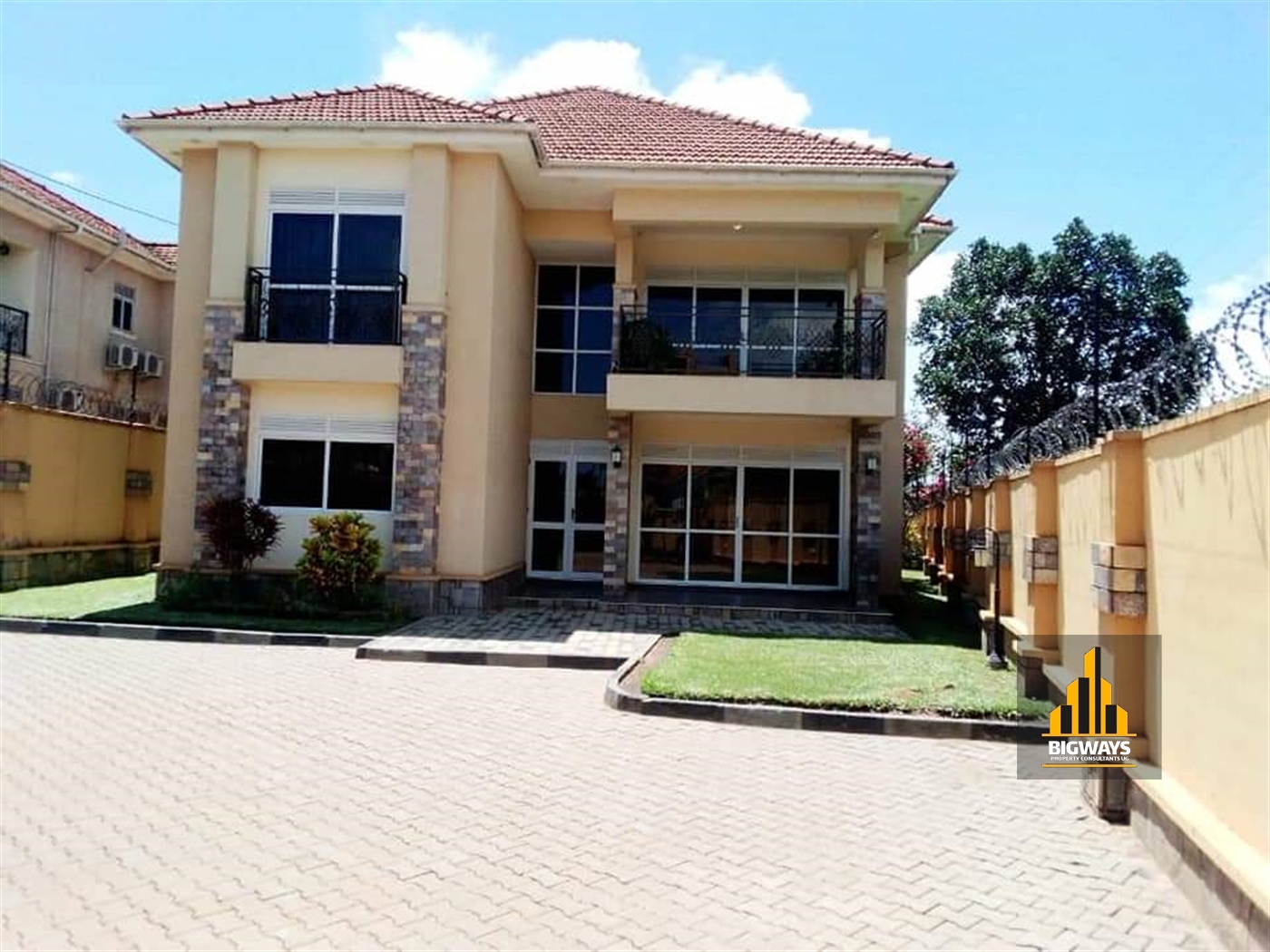 Storeyed house for sale in Munyonyo Kampala