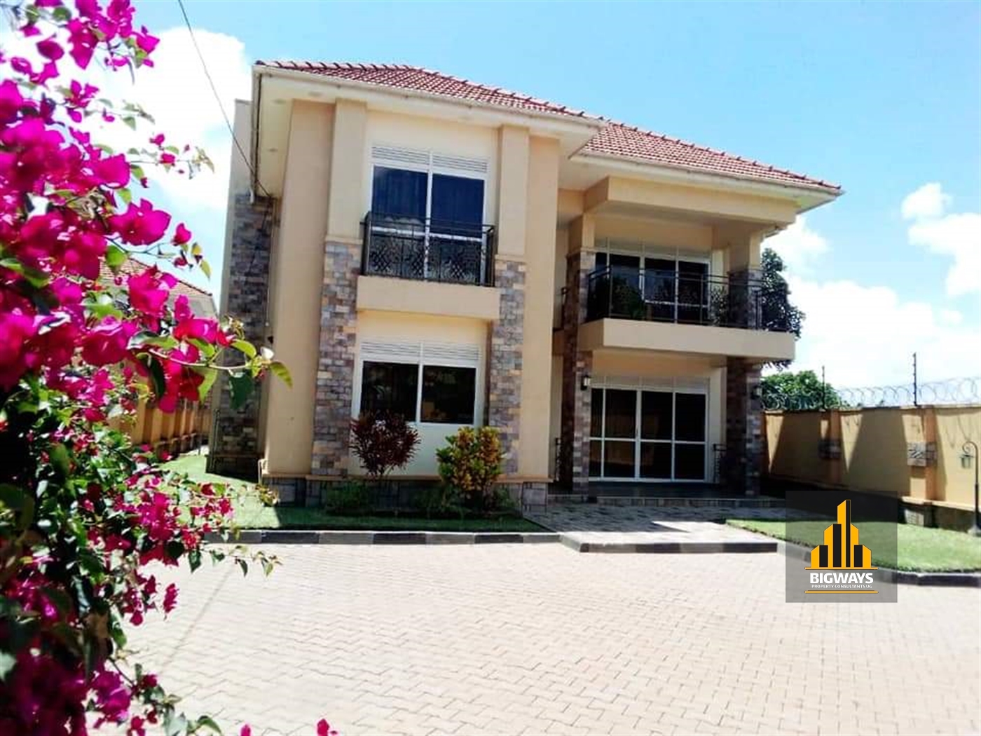 Storeyed house for sale in Munyonyo Kampala